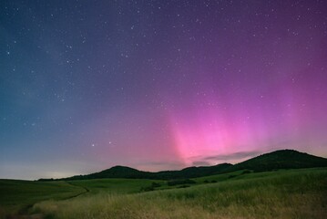 L'aurora a Cerveteri (fonte: foto di Paolo Giangreco Marotta ed elaborata da Giuseppe Conzo, Gruppo Astrofili Palidoro)
